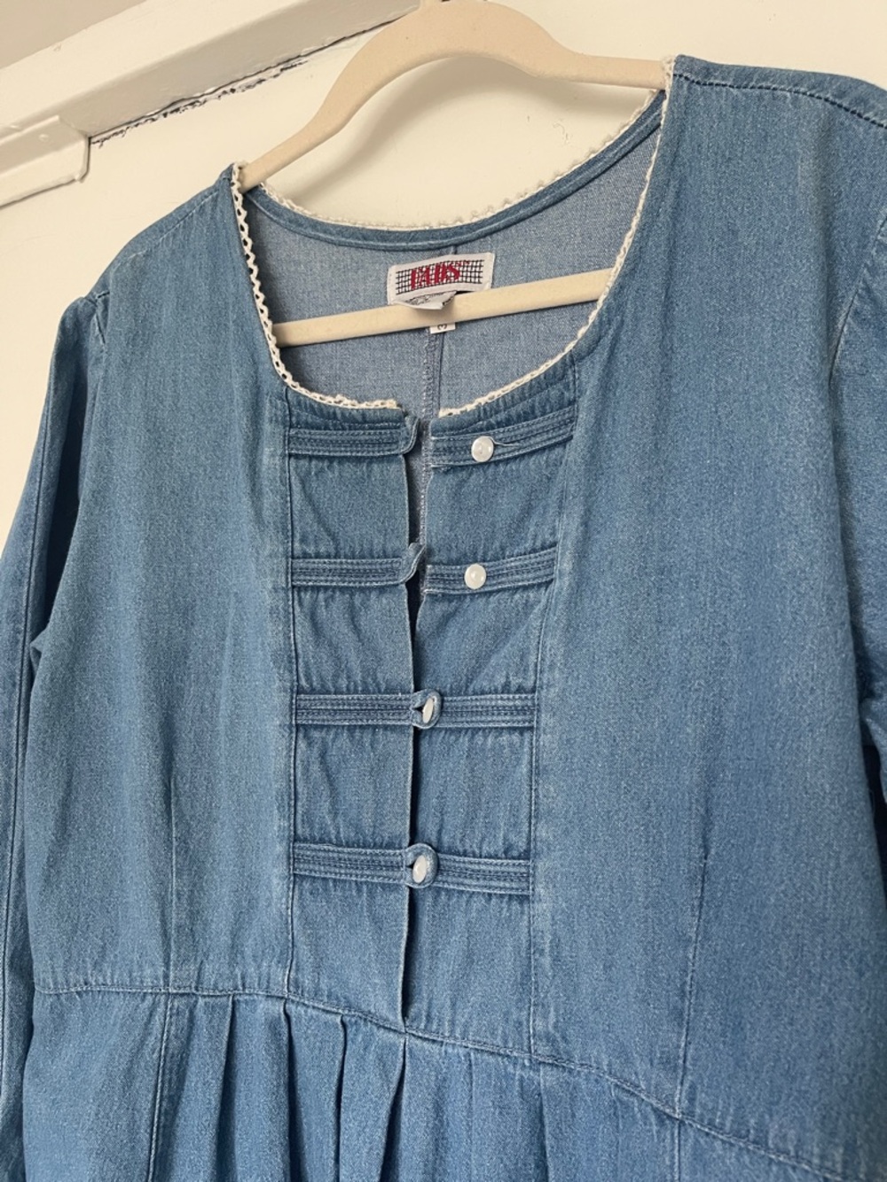 Vintage 90s Light Blue Denim Button-Front Dress with Crochet Trim